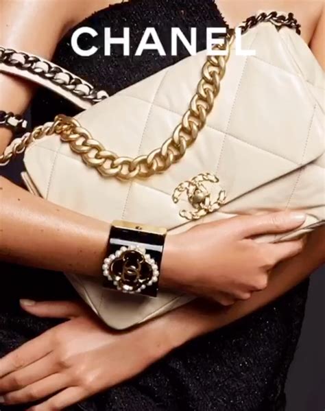 chanel bag trend 2018|chanel 19 bag price.